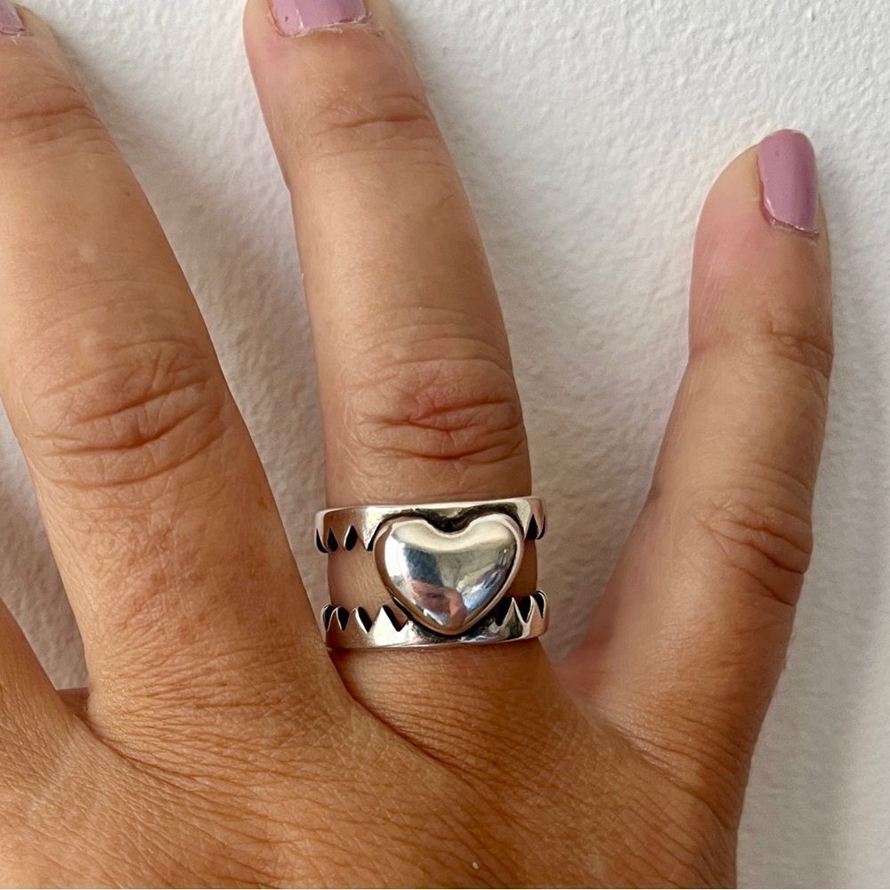 The Jagged Heart Statement Ring Adjustable In 925 - image 8